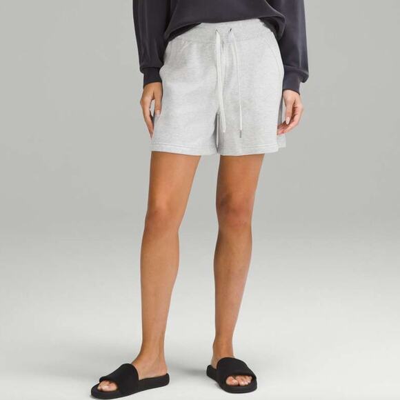LULULEMON Scuba High-Rise Short 5" Heathered Core Ultra Light Grey {PP14}